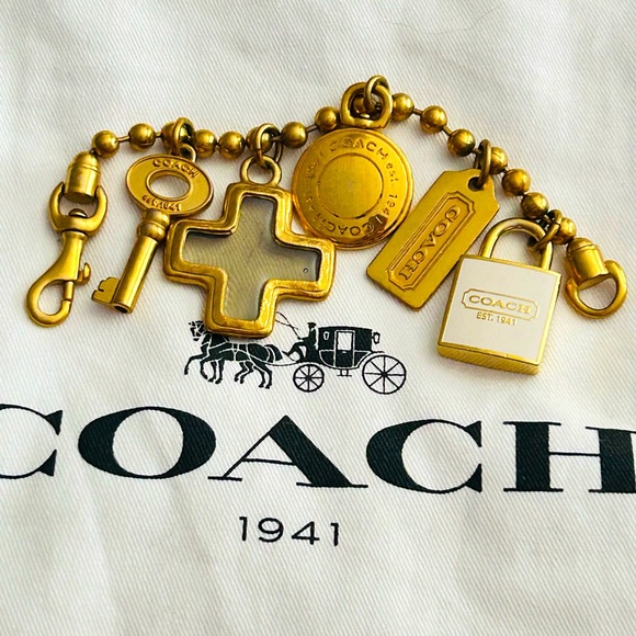 💰SOLD💰Vintage Coach 1941 Charm Bracelet - Picture 12 of 15